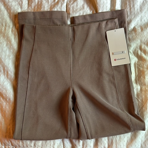 NWT Lululemon Ribbed Softstreme Zip-Leg High-Rise Cropped Pants 25" - Picture 4 of 5
